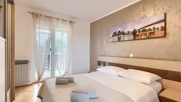 4 Schlafzimmer, Schreibtisch, kostenloses WLAN, Bettwäsche