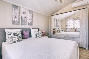 3 soverom, skrivebord, wi-fi (inkludert) og sengetøy