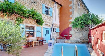 Traumhafte Steinvilla mit Privatpool, Dart, SommerkĂŒche