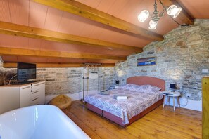 1 slaapkamer, een bureau, gratis wifi, beddengoed