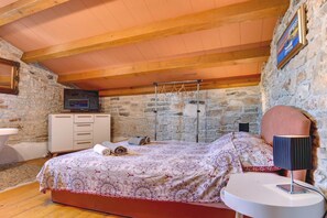 1 chambre, bureau, Wi-Fi gratuit, draps fournis