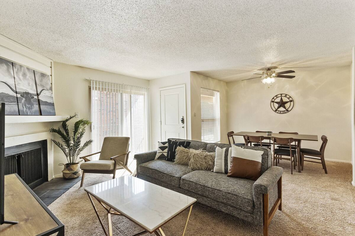 Premier Suite, 2 Bedrooms | Living area | 32-inch flat-screen TV with digital channels, TV