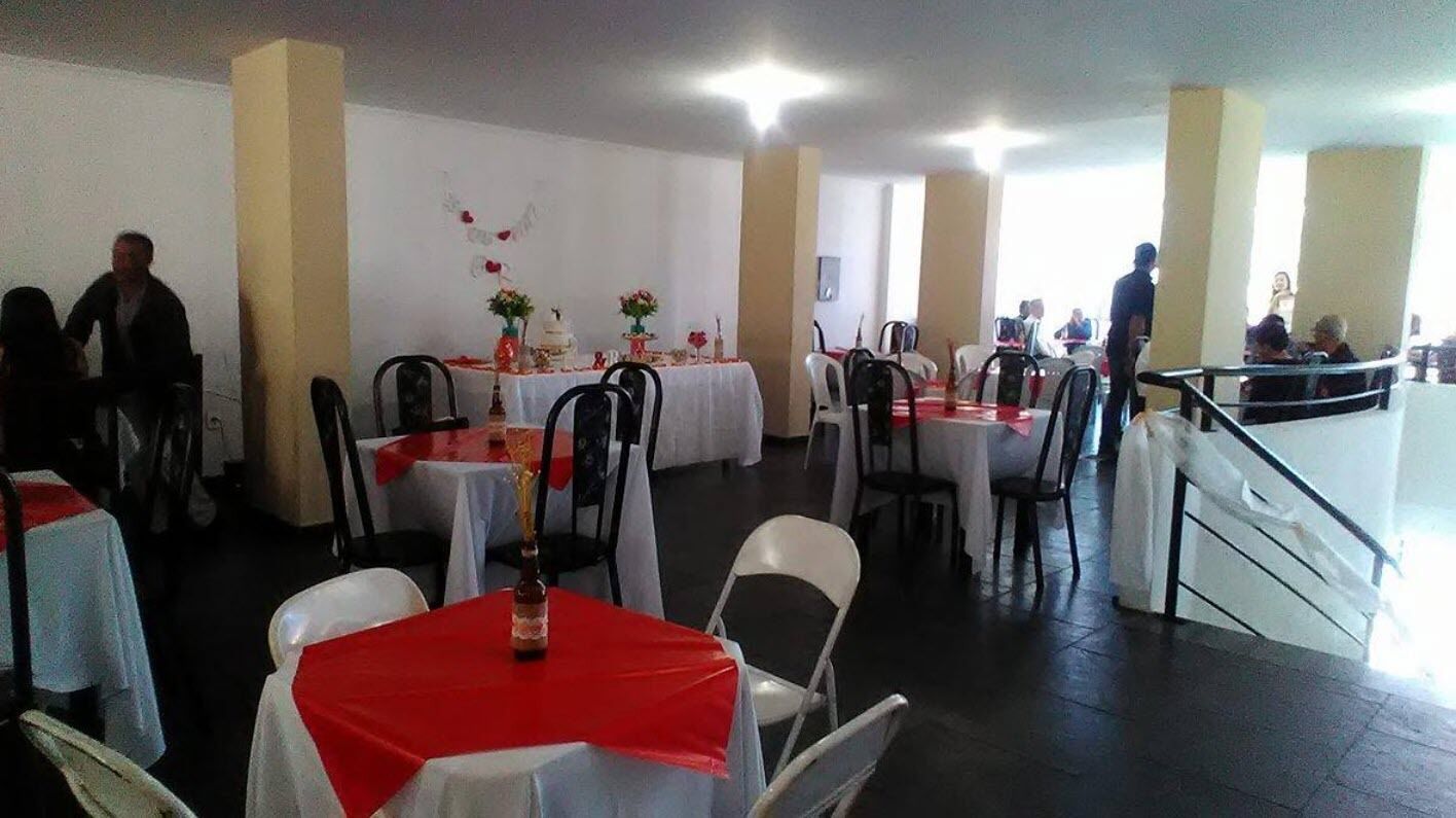 Café da manhã com buffet grátis todos os dias