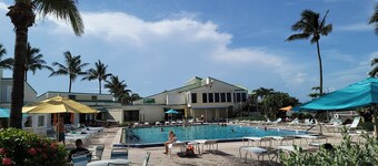 Corner unit directly on golf course with ocean peak in Ocean Village