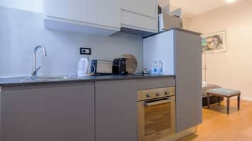 Studio Suite tiện nghi đơn giản | Bếp nhỏ riêng | Tủ lạnh, lò vi sóng, lò nướng, bếp nấu
