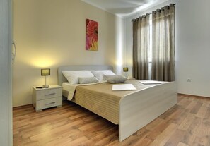 5 slaapkamers, een bureau, gratis wifi, beddengoed