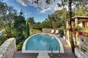 A heated pool - Fantastic Finca directly at Adriatic Sea with private pool (Krnica)