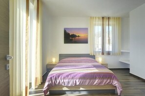 2 bedrooms, desk, free WiFi, bed sheets