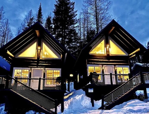 Cozy Mountain Cabin | Hot Tub | Ski In / Ski Out
