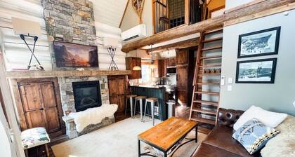 Cozy Mountain Cabin | Hot Tub | Ski In / Ski Out