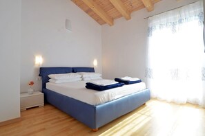 6 Schlafzimmer, Schreibtisch, kostenloses WLAN, Bettwäsche
