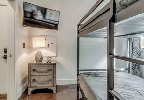 3 chambres, fer et planche Ă repasser, Wi-Fi, draps fournis