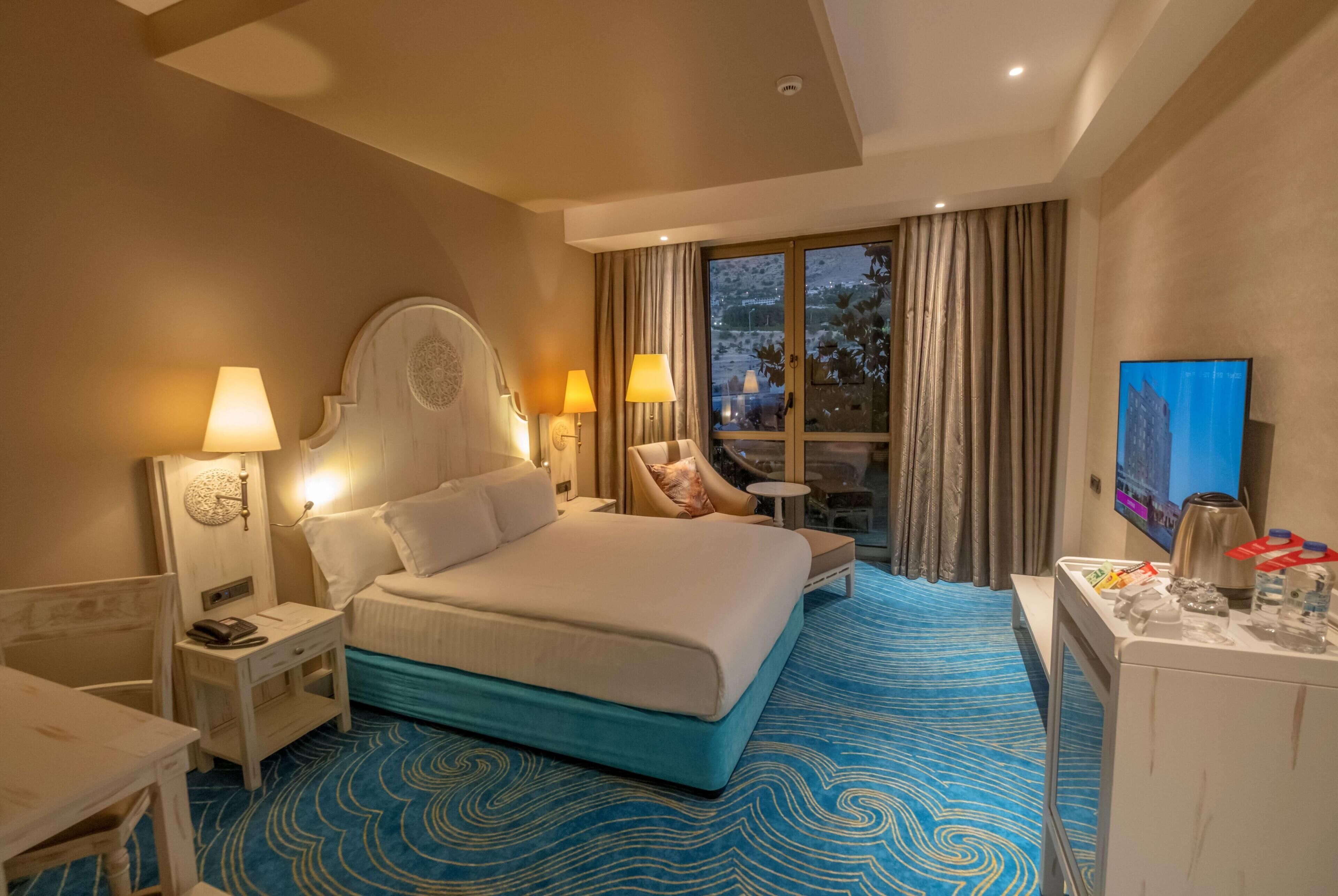 Premium bedding, minibar, in-room safe, desk