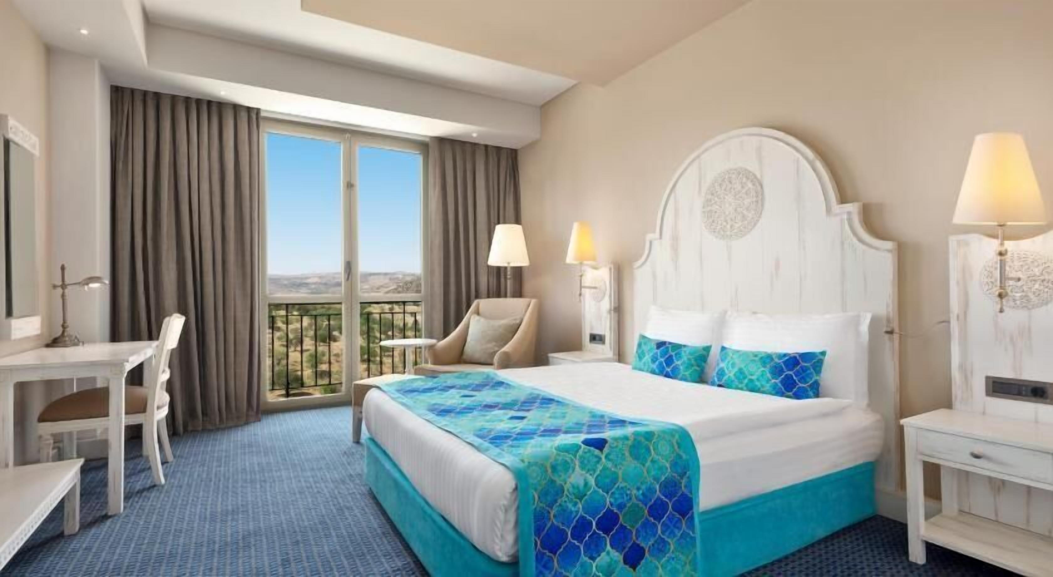 Ropa de cama de alta calidad y minibar 