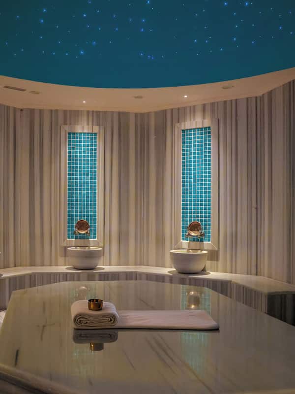 Couples treatment rooms, sauna, hot tub, steam room, Turkish bath