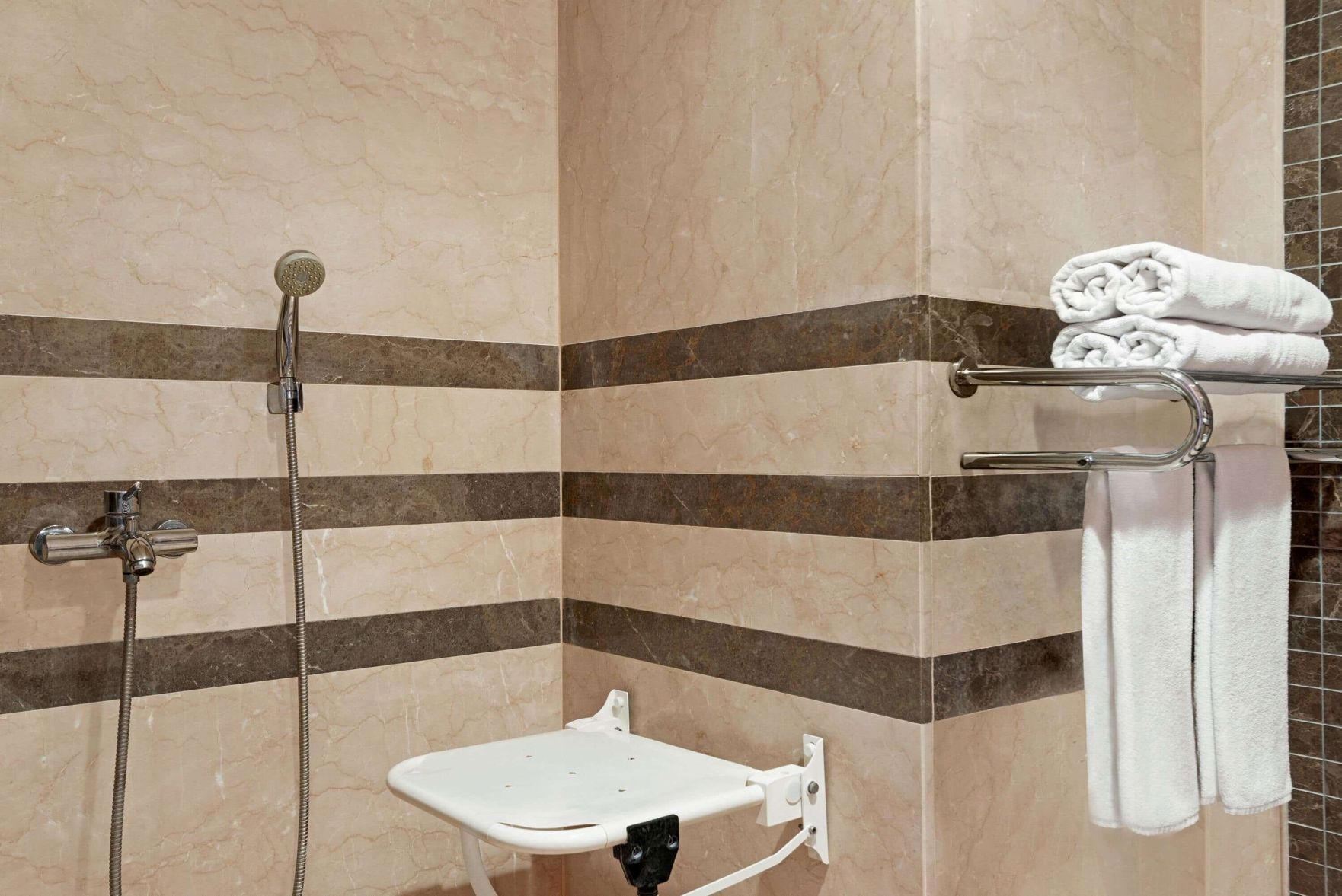 Baño | Amenidades de baño gratuitas, secadora de cabello, pantuflas, bidet 