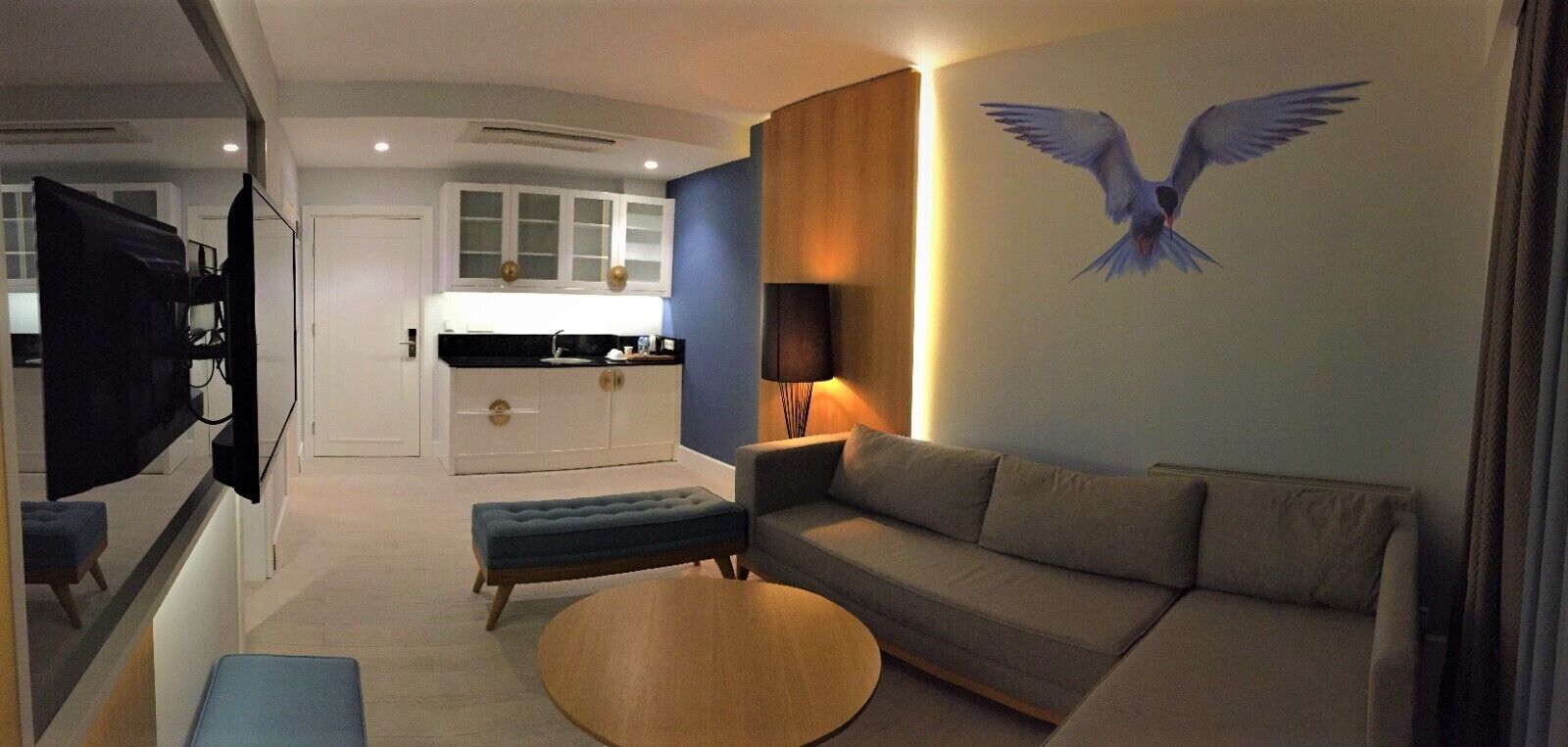 comfort suite | living area | lcd tv