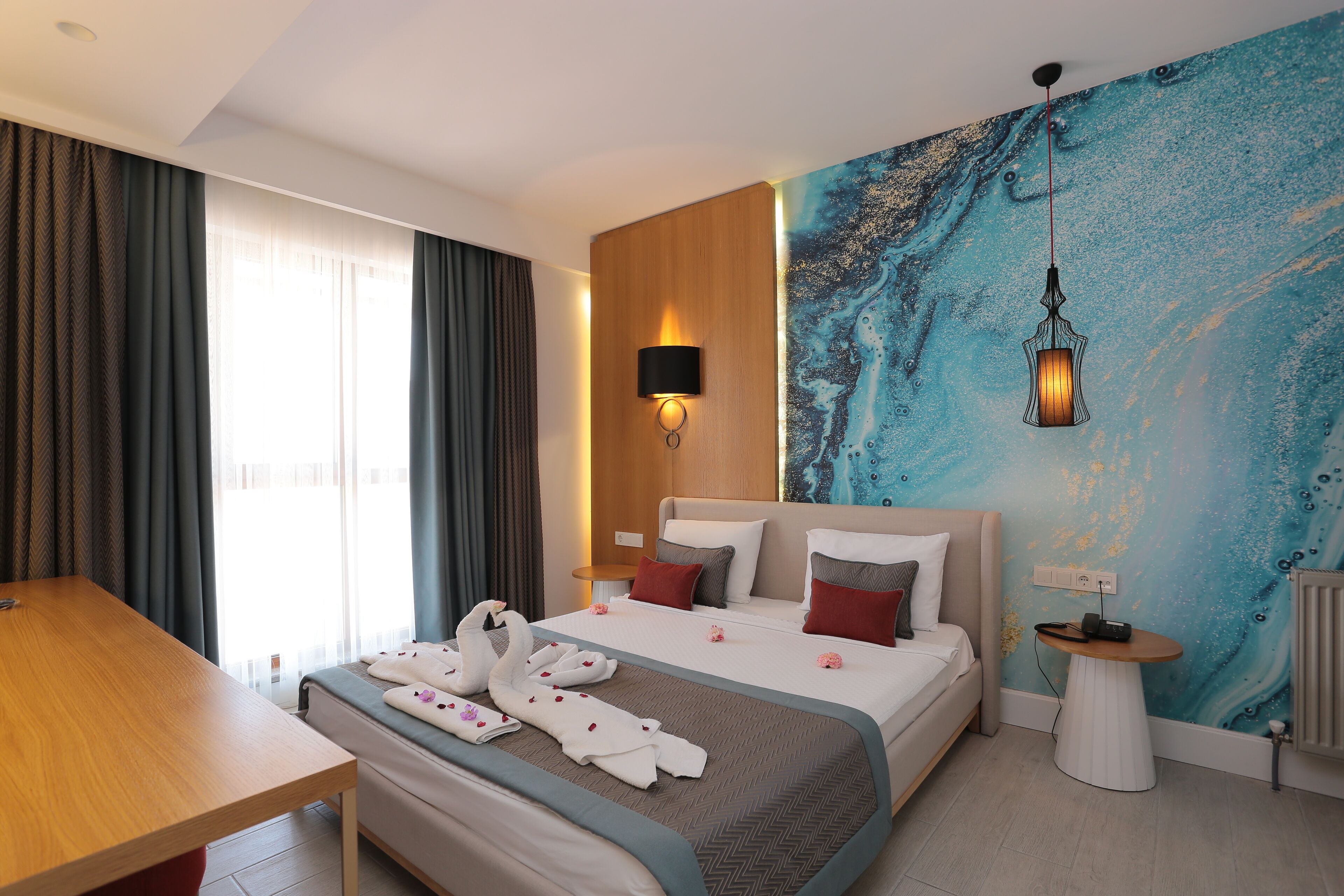 comfort suite | 2 bedrooms, laptop workspace, blackout curtains, free cots/infant beds