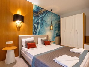 Laptop workspace, blackout curtains, free cots/infant beds, free WiFi - Çalcalar Hotel (Ula)