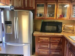 Fridge, microwave, oven, stovetop - Reflections Villa -Jamaica W I -Very private and close to airport.Great view. (Montego Bay)