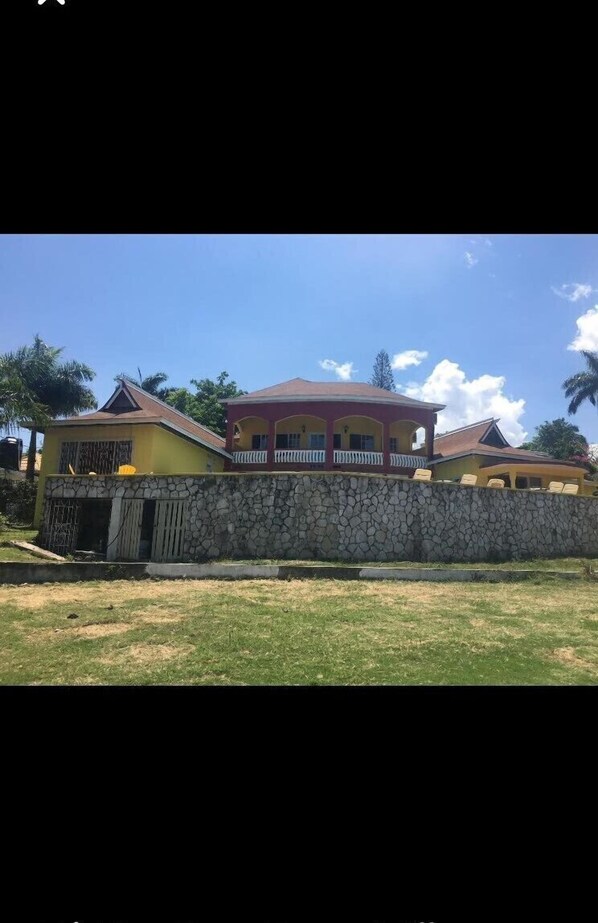 Exterior - Reflections Villa -Jamaica W I -Very private and close to airport.Great view. (Montego Bay)