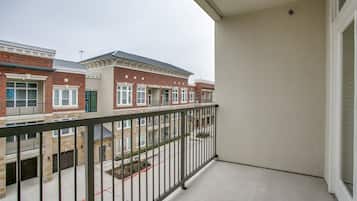 Apartemen Kota | Pemandangan balkon