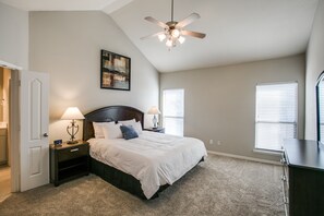 3 phòng ngủ, trang trí khác biệt 