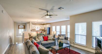 Beautifully furnished 3 bedroom Frisco