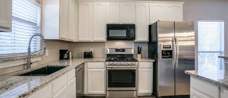 City Townhome | Private kitchen