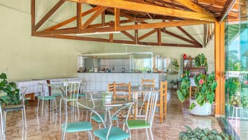 Café da manhã continental grátis todos os dias
