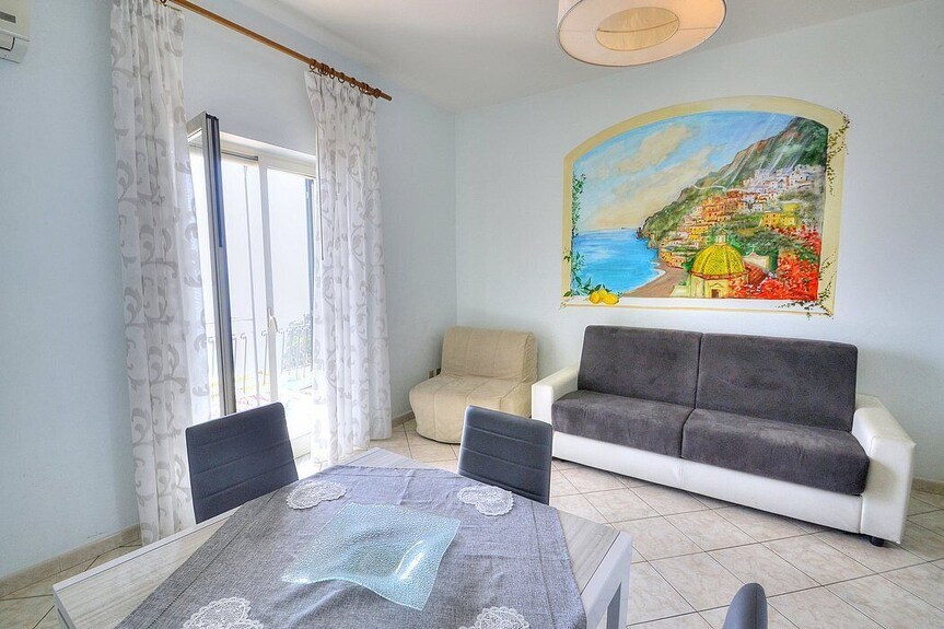 Casa Lunarella: A Characteristic And Welcoming Apartment Which Faces The Sun And The Sea, With Free Wi-fi. - Amalfi