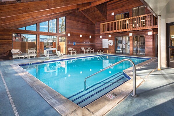 Piscine couverte, piscine extérieure