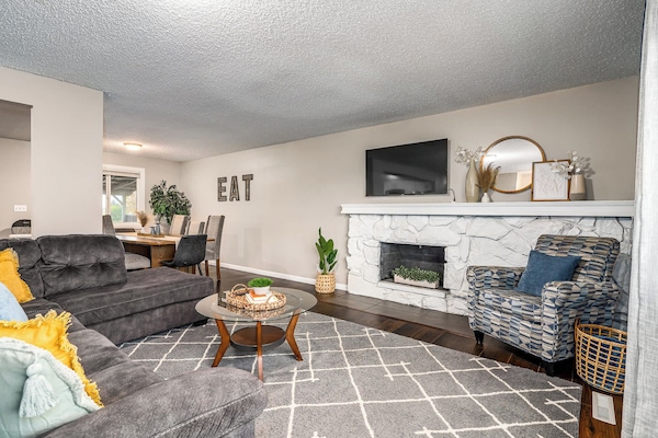 Open concept Family Room, just off kitchen and dining room with SmartTV