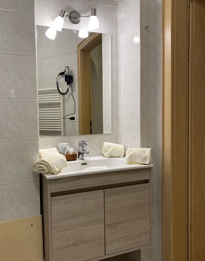 Appartement Deluxe, 2 chambres (Silvia) | Salle de bain