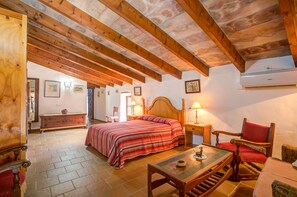 4 bedrooms, iron/ironing board, travel cot, free WiFi