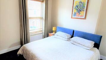 House | 3 bedrooms, iron/ironing board, free WiFi, bed sheets