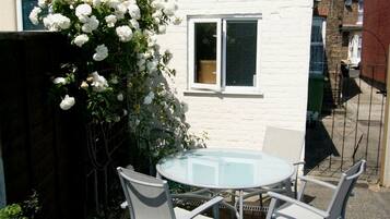 Rumah | Area keluarga | Televisi 30-inci dengan saluran TV digital