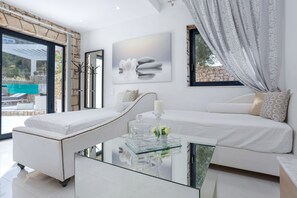 1 dormitorio, tabla de planchar con plancha, Internet y ropa de cama