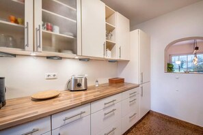 Fridge, oven, stovetop, dishwasher - Rose Muc City house (Bogenhausen)