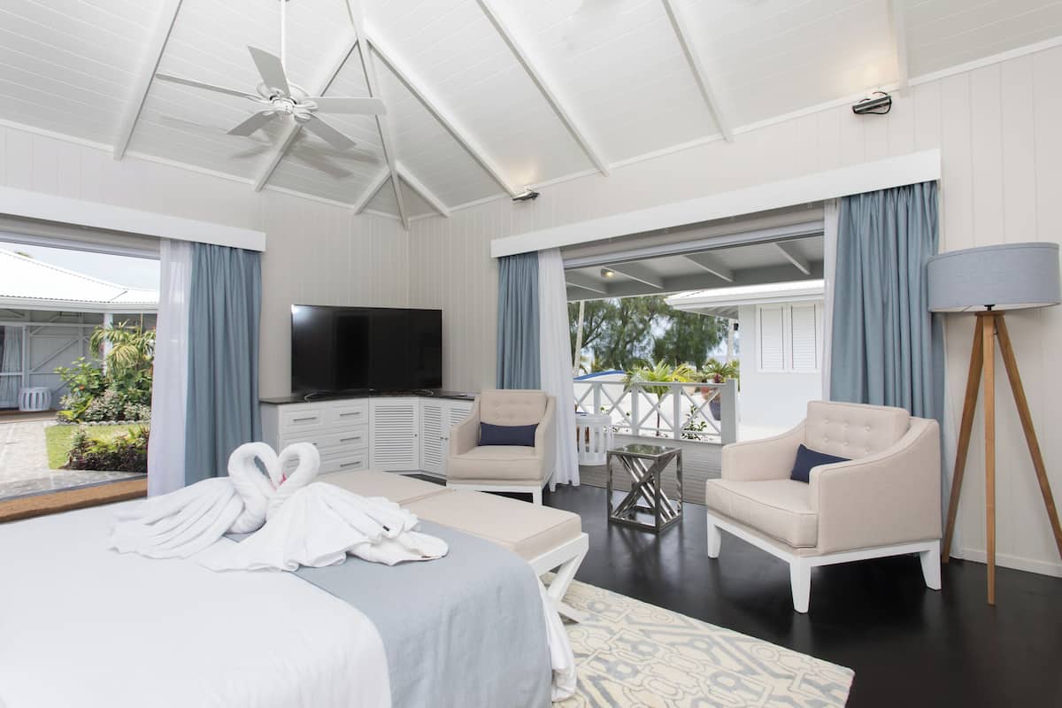 4 bedrooms, premium bedding, in-room safe, individually decorated