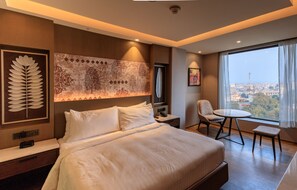 Suite, 1 King Bed | Premium bedding, minibar, in-room safe, desk - Courtyard by Marriott Amritsar (Amritsar)