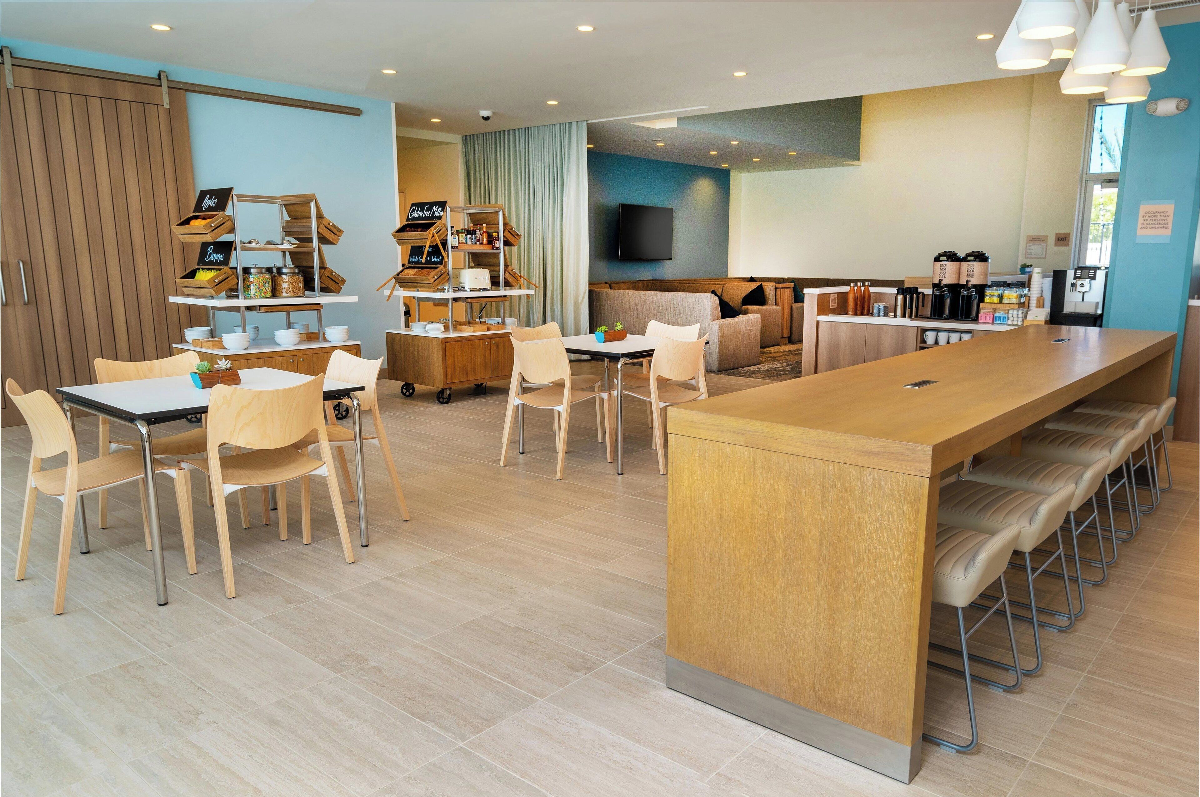 free daily continental breakfast