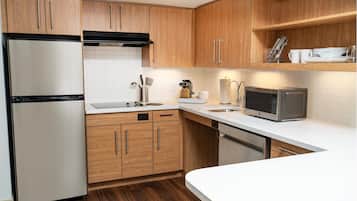 In-room safe, desk, iron/ironing board, free cots/infant beds