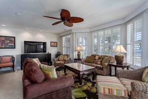Smart TV, video games, Netflix, DVD player - 🏝 50+ 5★s《 Ocean Views 》5 Min Walk to beach 🏝 (Captiva)