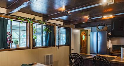 Cozy Private Suite w/ Fireplace, Indoor Sauna & Deck. Close to everything!