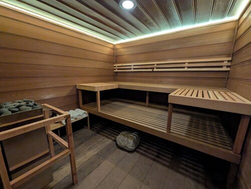 Cozy Private Suite w/ Fireplace, Indoor Sauna & Deck. Close to everything!