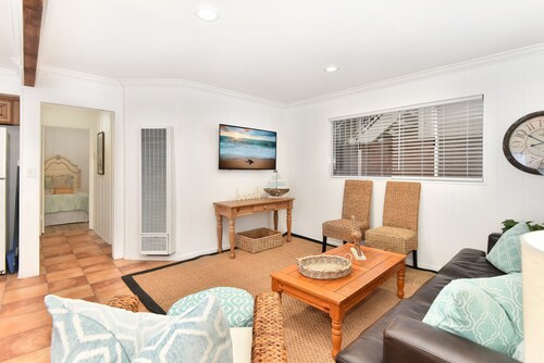 2 Bedroom BACK Apt at OCEANFRONT HOME on 15th St.