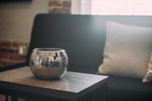 Unclassified image, 2 of 11, button