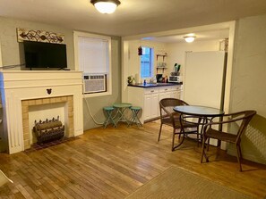 Dining - Cottage by the College (Amarillo)