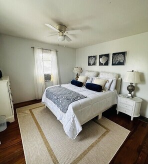 4 bedrooms, iron/ironing board, free WiFi, bed sheets